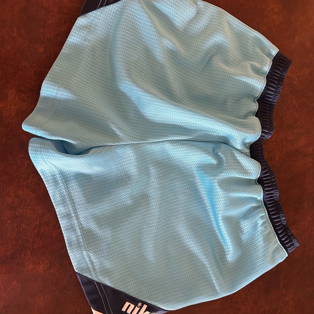 Nike Shorts - Picture 2 of 7